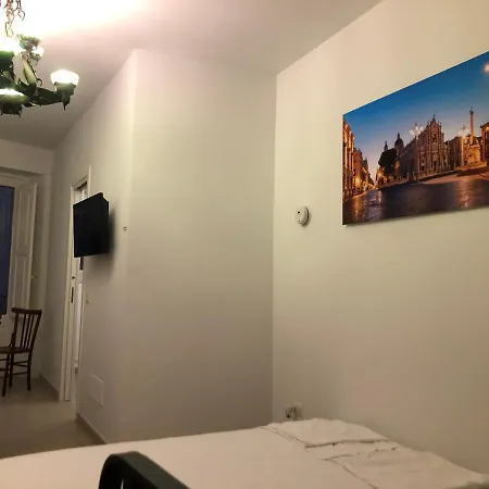 Garibaldi 94- Intera Casa A 2 Passi Dal Duomo Hébergement de vacances