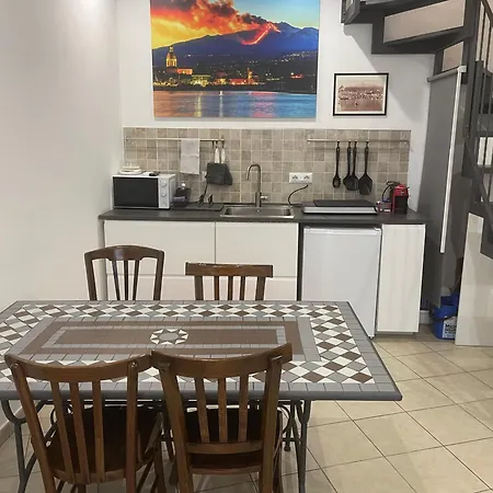 Hébergement de vacances Garibaldi 94- Intera Casa A 2 Passi Dal Duomo *